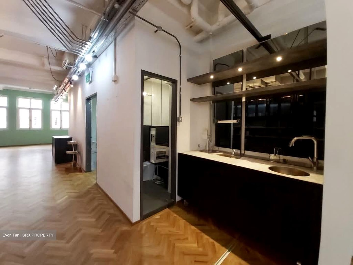 Liang Seah Place (D7), Shop House #560604101